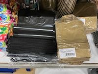 Partij diverse bows/tassen/cadeaupapier (46x) - afbeelding 6 van  7