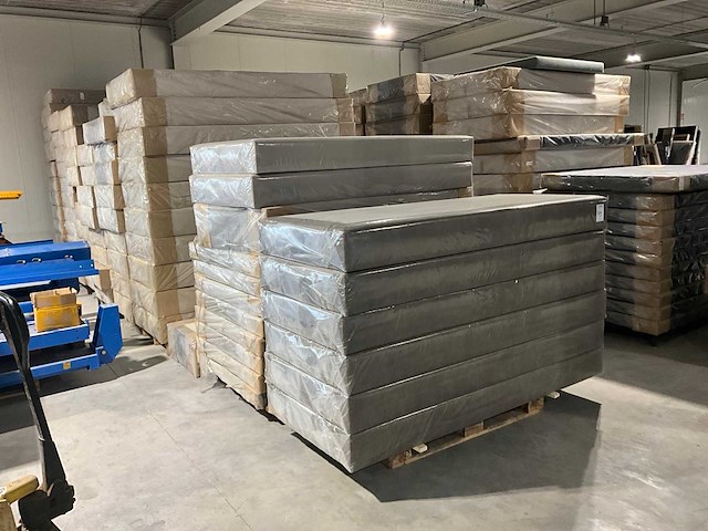 Partij diverse boxspring bodems - afbeelding 1 van  5