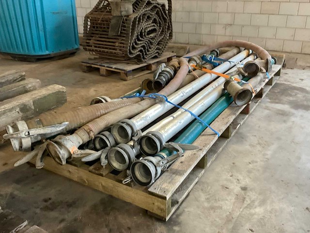 Partij diverse buizen en slangen - afbeelding 1 van  4