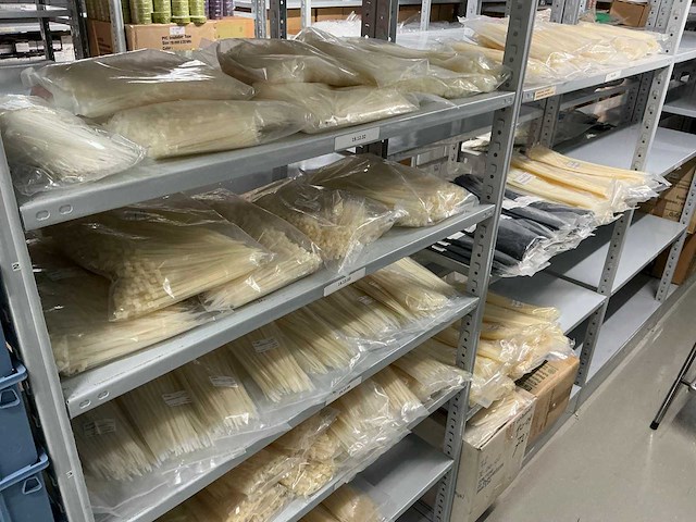 Partij diverse bundelbanden (303x) - afbeelding 1 van  34