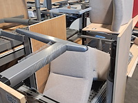 Partij diverse bureaus en tafels - afbeelding 8 van  8