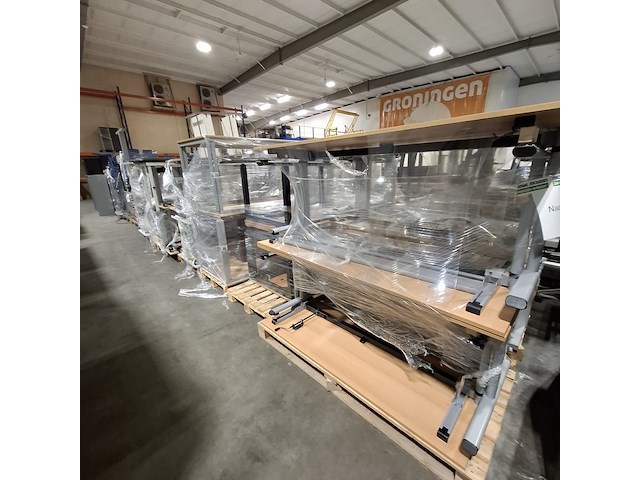 Partij diverse bureaus - afbeelding 1 van  12