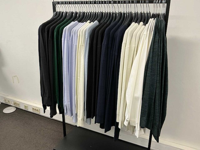 Partij diverse calvin klein heren truien (51x) - afbeelding 1 van  24