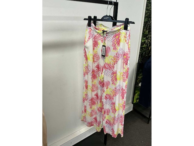 Partij diverse calvinkleinjeans/hugoboss/tiffosi/armaniexchange dames broeken (15x) - afbeelding 2 van  18