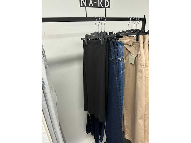 Partij diverse calvinkleinjeans/hugoboss/tiffosi/armaniexchange dames broeken (15x) - afbeelding 15 van  18