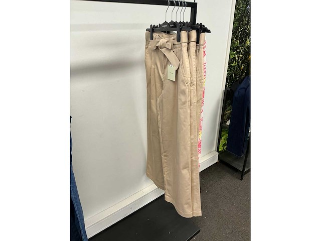 Partij diverse calvinkleinjeans/hugoboss/tiffosi/armaniexchange dames broeken (15x) - afbeelding 18 van  18