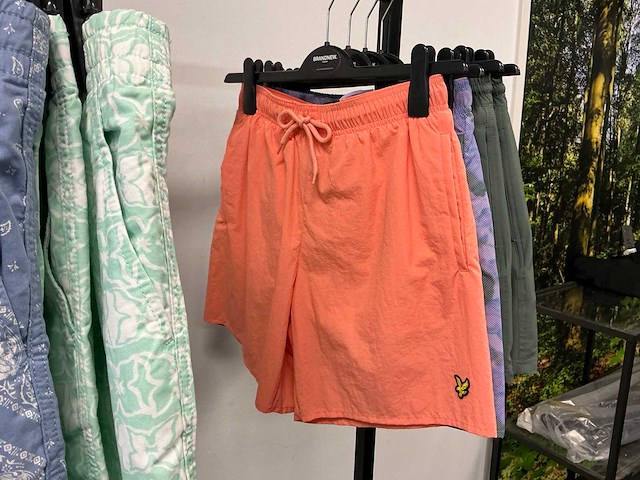 Partij diverse calvinklein/purepath/tommyjeans/lyle&scott heren korte broeken/swimshorts (23x) - afbeelding 22 van  26