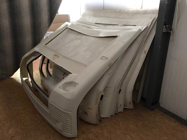 Partij diverse camperfronten - afbeelding 3 van  7