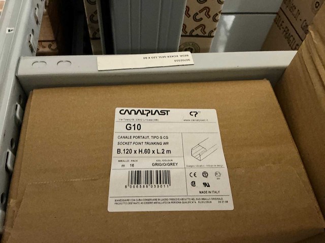 Partij diverse canalplast bedradingskokers/deksels/pvc platen (260x) - afbeelding 11 van  85