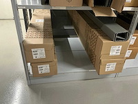 Partij diverse canalplast bedradingskokers/deksels/pvc platen (260x) - afbeelding 14 van  85