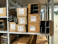 Partij diverse canalplast bedradingskokers/deksels/pvc platen (260x) - afbeelding 18 van  85