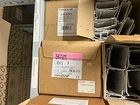 Partij diverse canalplast bedradingskokers/deksels/pvc platen (260x) - afbeelding 24 van  85