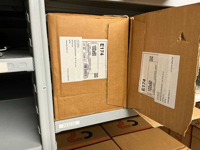 Partij diverse canalplast bedradingskokers/deksels/pvc platen (260x) - afbeelding 32 van  85