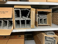 Partij diverse canalplast bedradingskokers/deksels/pvc platen (260x) - afbeelding 33 van  85