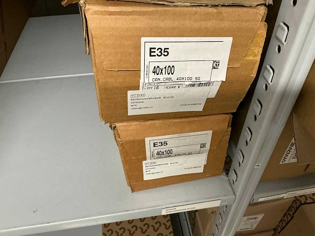 Partij diverse canalplast bedradingskokers/deksels/pvc platen (260x) - afbeelding 35 van  85