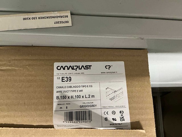 Partij diverse canalplast bedradingskokers/deksels/pvc platen (260x) - afbeelding 39 van  85