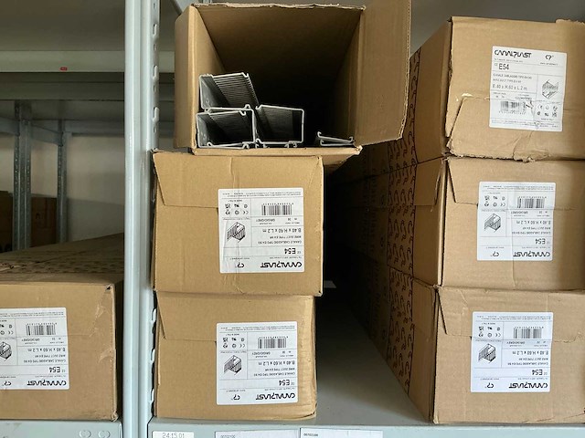 Partij diverse canalplast bedradingskokers/deksels/pvc platen (260x) - afbeelding 51 van  85