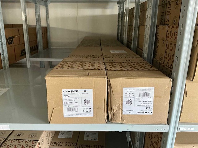 Partij diverse canalplast bedradingskokers/deksels/pvc platen (260x) - afbeelding 58 van  85