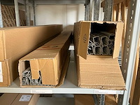 Partij diverse canalplast bedradingskokers/deksels/pvc platen (260x) - afbeelding 54 van  85