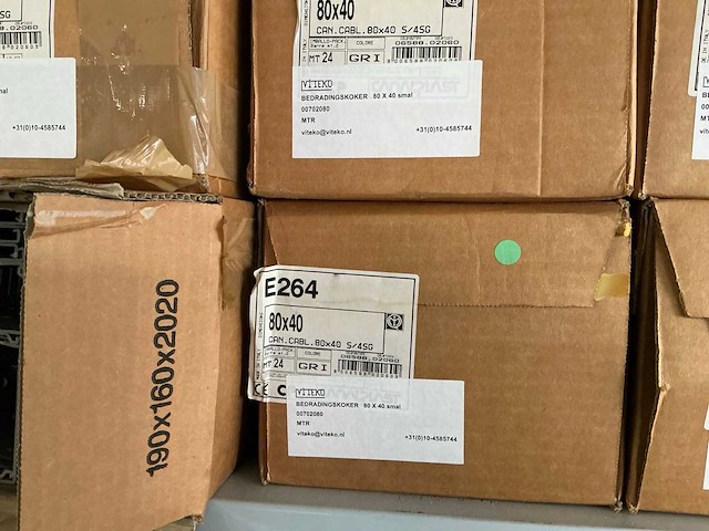 Partij diverse canalplast bedradingskokers/deksels/pvc platen (260x) - afbeelding 63 van  85