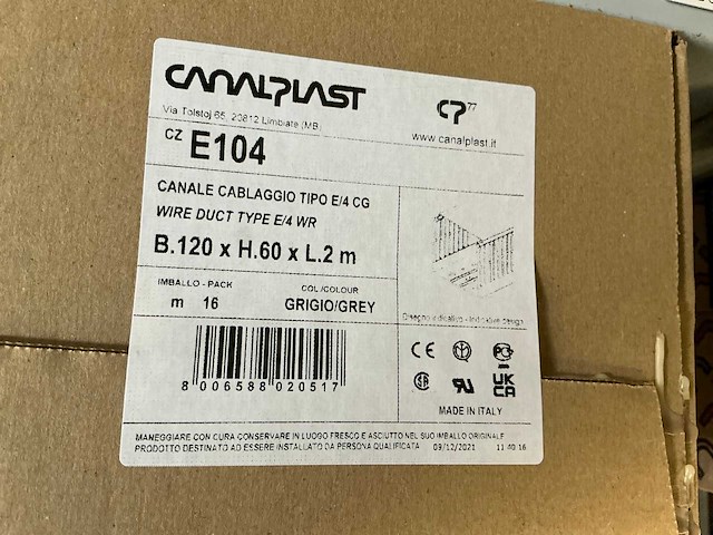 Partij diverse canalplast bedradingskokers/deksels/pvc platen (260x) - afbeelding 70 van  85