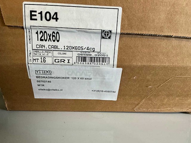 Partij diverse canalplast bedradingskokers/deksels/pvc platen (260x) - afbeelding 71 van  85