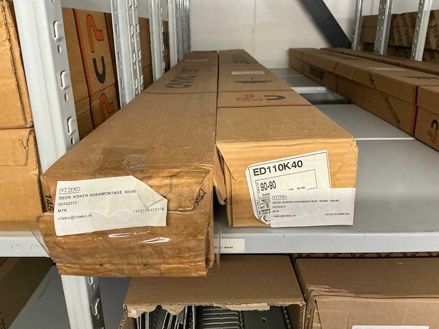 Partij diverse canalplast bedradingskokers/deksels/pvc platen (260x) - afbeelding 73 van  85