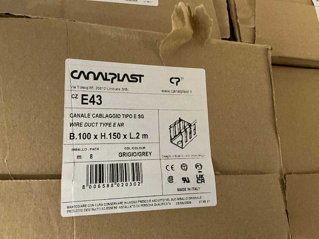 Partij diverse canalplast bedradingskokers/deksels/pvc platen (260x) - afbeelding 76 van  85