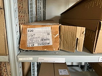 Partij diverse canalplast bedradingskokers/deksels/pvc platen (260x) - afbeelding 77 van  85