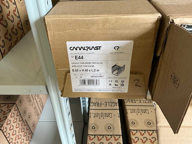 Partij diverse canalplast bedradingskokers/deksels/pvc platen (260x) - afbeelding 79 van  85