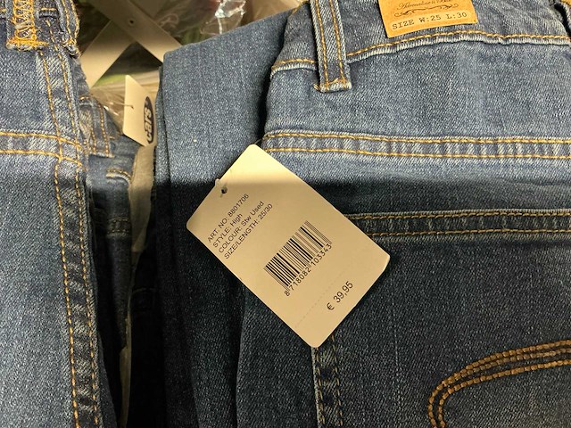Partij diverse cars jeans dames (207x) - afbeelding 7 van  8