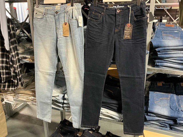 Partij diverse cars jeans heren (101x) - afbeelding 1 van  9