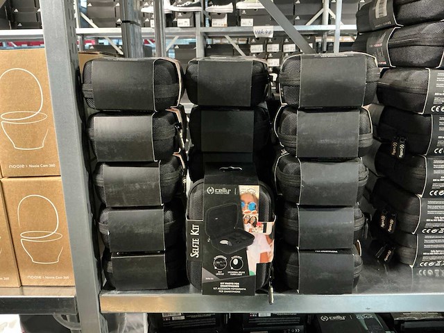 Partij diverse celly selfie/adventure/urban kits (126x) - afbeelding 2 van  4