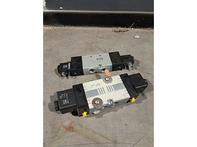 Partij diverse cilinders , o.a festo, airtac - afbeelding 11 van  15