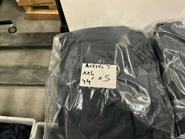 Partij diverse clique bovenkleding (190x) - afbeelding 3 van  17