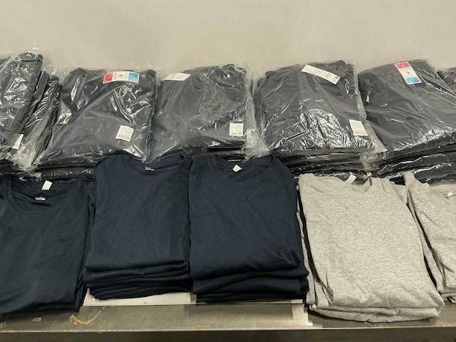 Partij diverse clique bovenkleding (190x) - afbeelding 15 van  17