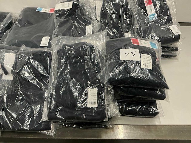 Partij diverse clique broeken/shorts (140x) - afbeelding 24 van  27