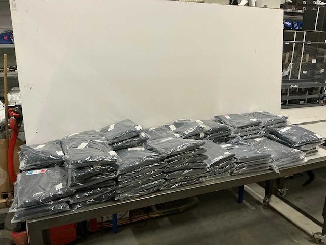 Partij diverse clique cardigans/hoody’s/etc (98x) - afbeelding 1 van  25