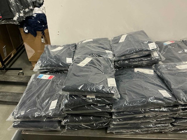 Partij diverse clique cardigans/hoody’s/etc (98x) - afbeelding 19 van  25