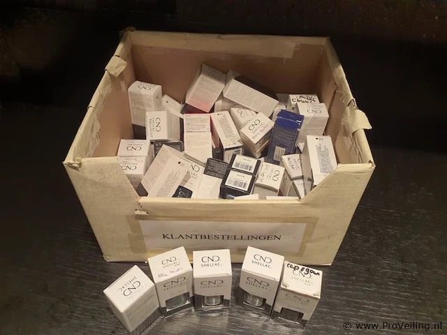 Partij diverse cnd shellac gellak - afbeelding 1 van  4