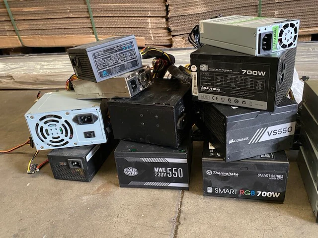 Partij diverse computer hardware en voedingen - afbeelding 6 van  9