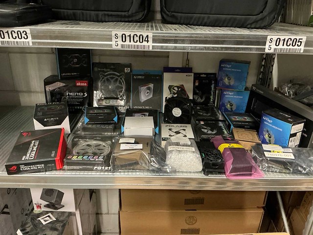 Partij diverse computerbenodigdheden (28x) - afbeelding 1 van  6