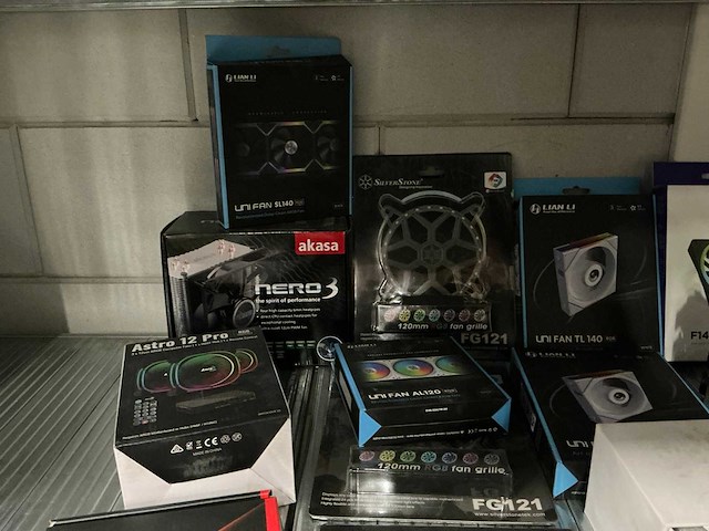 Partij diverse computerbenodigdheden (28x) - afbeelding 2 van  6