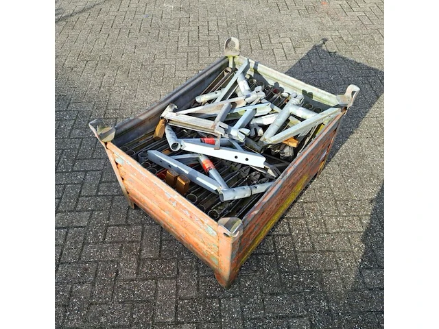 Partij diverse consoles, layher, allround, in stapelbak - afbeelding 5 van  5