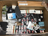 Partij diverse consumentengoederen - afbeelding 1 van  1