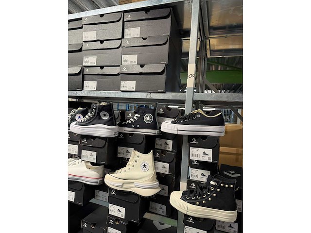 Partij diverse converse all stars sneakers (105x) - afbeelding 19 van  28