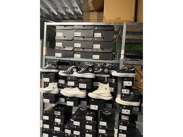 Partij diverse converse all stars sneakers (105x) - afbeelding 22 van  28