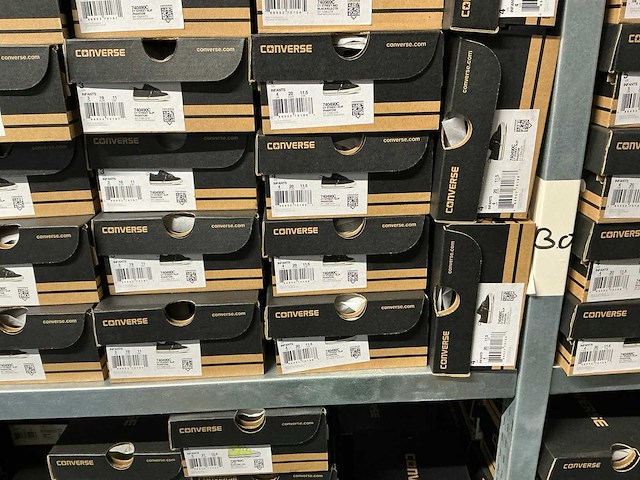 Partij diverse converse/puma kinderschoenen (401x) - afbeelding 2 van  32