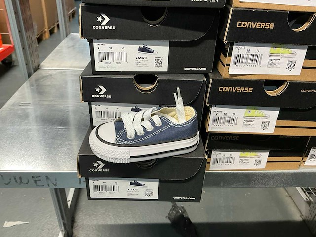 Partij diverse converse/puma kinderschoenen (401x) - afbeelding 3 van  32