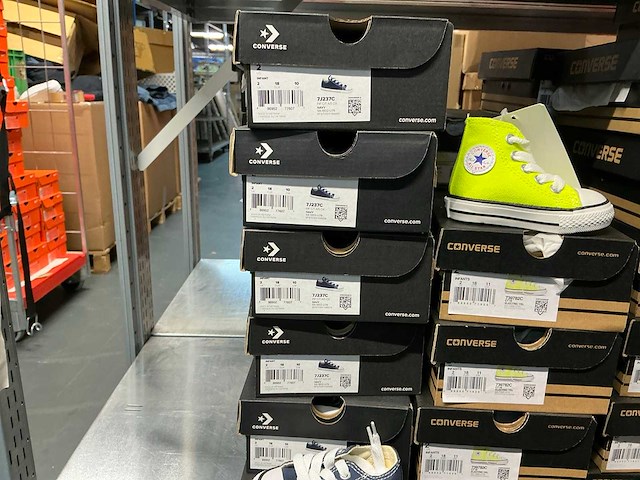 Partij diverse converse/puma kinderschoenen (401x) - afbeelding 4 van  32